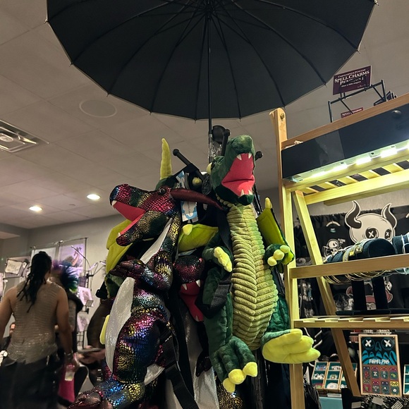 Dragon backpack - furry and soft NWT - Picture 2 of 6